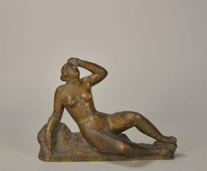 Arno BREKER (1900-1991). Femme nue allongée....