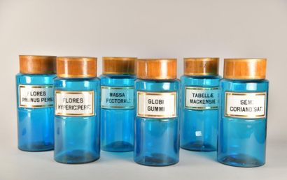 Ensemble de six pots à pharmacie en verre...