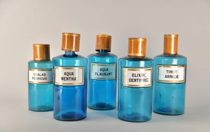 Lot de cinq pots à pharmacie en verre bleu,...