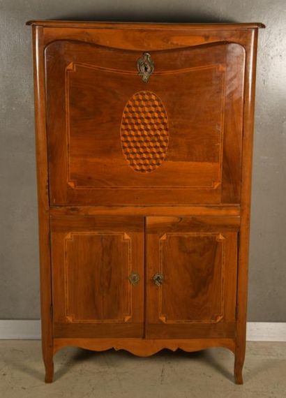 Secrétaire en bois naturel ouvrant à deux...