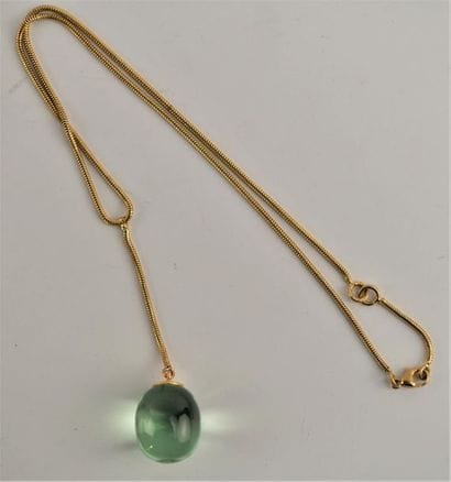 De la maison Baccarat. Collier modèle goutte,...