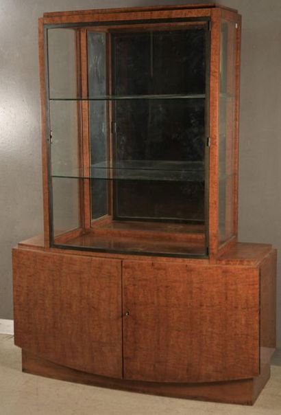 Vitrine ART DECO en placage de loupe d'orme,...