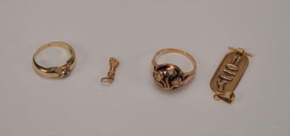 Lot deux bagues, un pendentif cartouche Egypte...