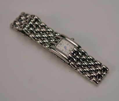 CHAUMET. Montre de dame en acier, modèle...