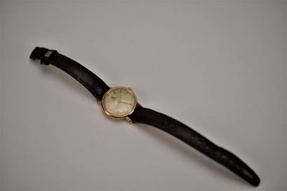 OMEGA. Montre bracelet de femme, le boîtier...