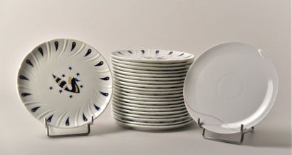 Ensemble de 21 assiettes en porcelaine, décor...