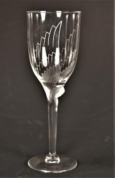 LALIQUE. Ensemble de douze flûtes en cristal,...