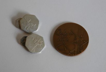 D'après Georges MATHIEU (1921-2012). 
Médaille...