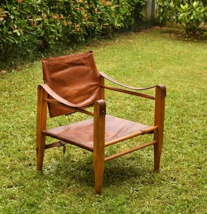 Kaare KLINT (1888-1954). Fauteuil «SAFARI».
La...