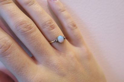 Ring in 750°/00 yellow gold set with a large...