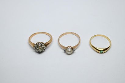 Set of three rings in 750°/00 yellow gold,...
