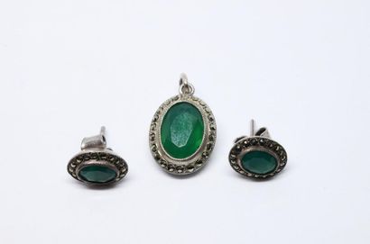 Half set in silver and green chalcedony (dyed)...