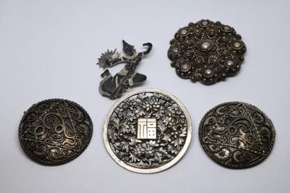 THAILANDE. Ensemble en argent de 5 plaques...