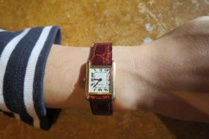 CARTIER. TANK quartz. Montre bracelet de...