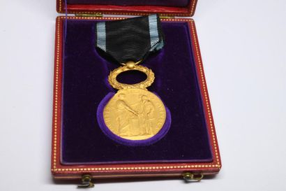 Médaille d'honneur en or 750°/00, Société...