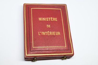 Médaille d'honneur en or 750°/00, Société...