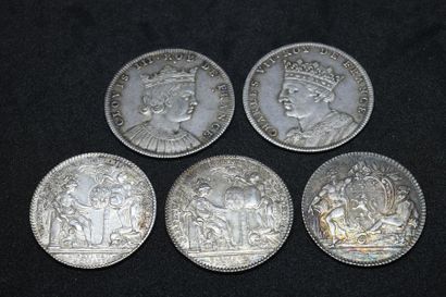 THROWS : 5 silver tokens including 3 from...