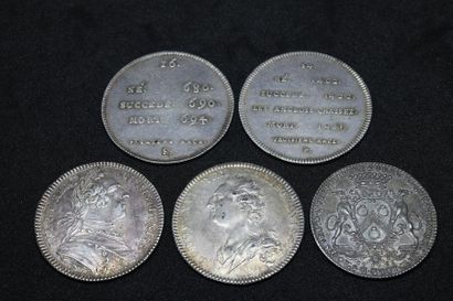 THROWS : 5 silver tokens including 3 from...