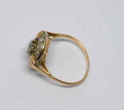 Art Deco ring with in the center an antique...