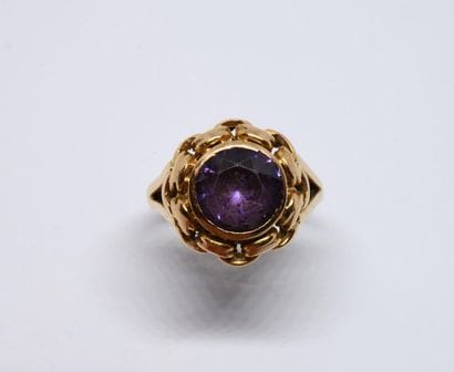 Ring in 750°/00 yellow gold with an openwork...