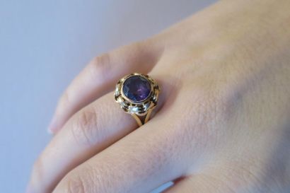 Ring in 750°/00 yellow gold with an openwork...