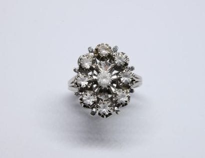 Flower ring from the 70s, in 750°/00 white...