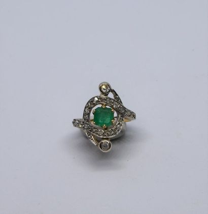 Antique ring with interlacing decorations...