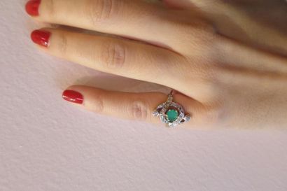 Antique ring with interlacing decorations...