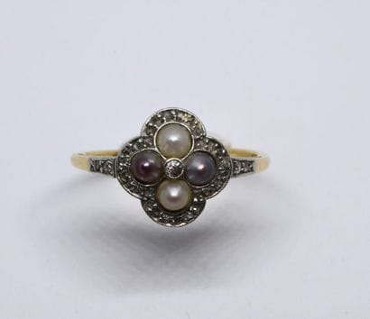 Four-lobed ring in 750°/00 yellow gold and...