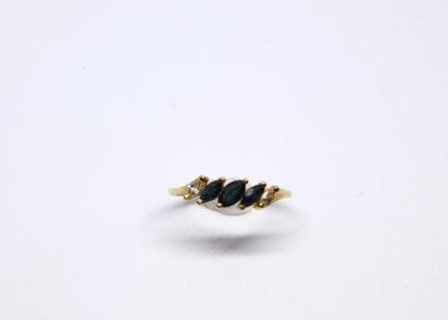 Modern ring in 750 thousandths yellow gold,...