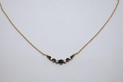 Choker necklace in 750°/00 yellow gold centered...