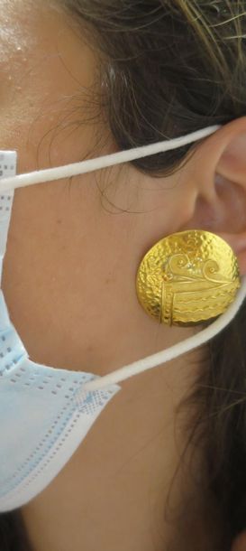 Pair of earrings in 750°/00 yellow gold,...
