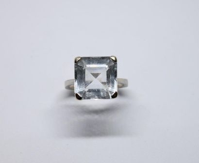 Geometric ring in 750°/00 white gold set...