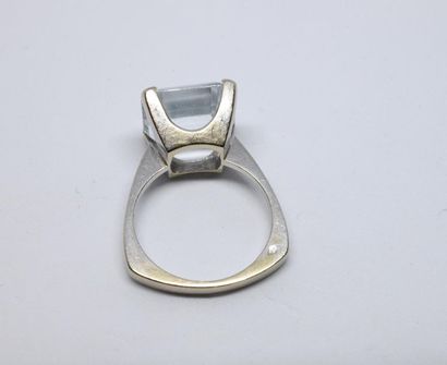 Geometric ring in 750°/00 white gold set...