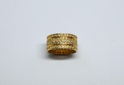 750°/00 yellow gold band ring paved with...