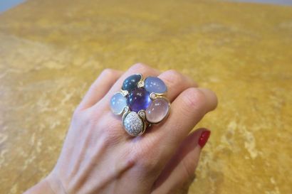Large ring in 750°/00 yellow gold and natural...