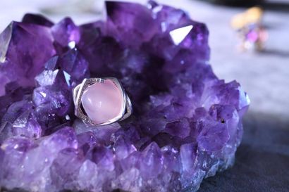 Geometric ring in 750°/00 white gold set...