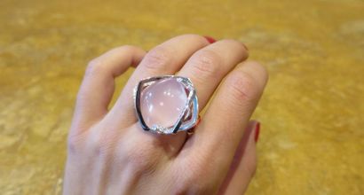 Geometric ring in 750°/00 white gold set...