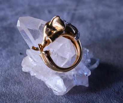 Ring in 750°/00 yellow gold in the shape...