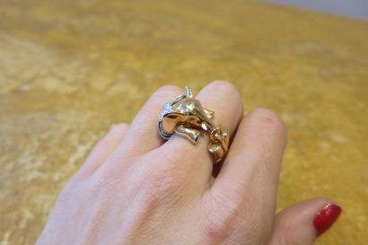 Ring in 750°/00 yellow gold in the shape...