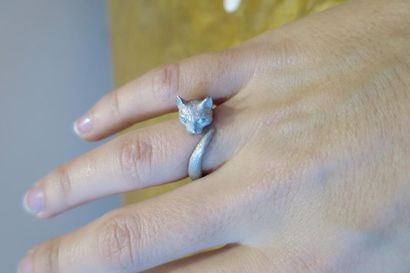 Ring cat in white gold 750°/00 partially...