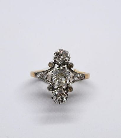 Ring 1900, trilogy of diamonds in 750°/00...