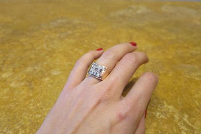 Ring type signet ring, in pink gold and white...