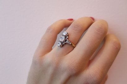 Ring 1900, trilogy of diamonds in 750°/00...