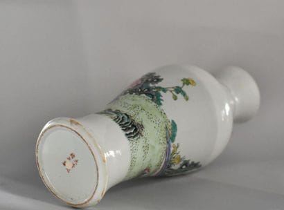 China, XXth century, baluster vase in polychrome...
