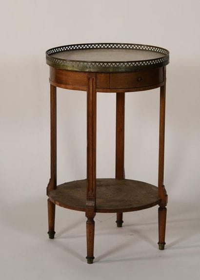 *Round coffee table, made of wood veneer,...