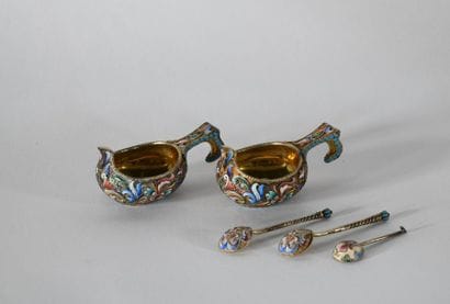 Russia. Pair of gilt vermeil salt shakers...