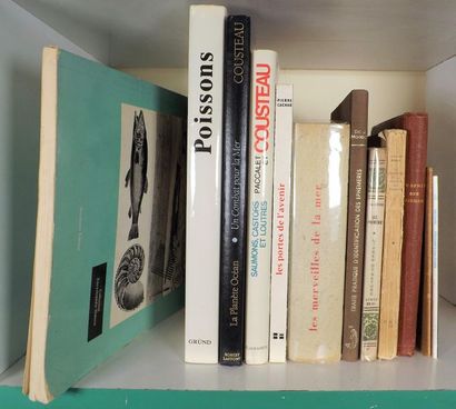 Lot de 12 volumes (Poissons et milieu aquatique)....