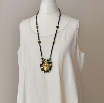 RHODRIGUEZ. Collier fantaisie, signé.