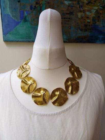 Yves SAINT-LAURENT. Collier ras de cou en...